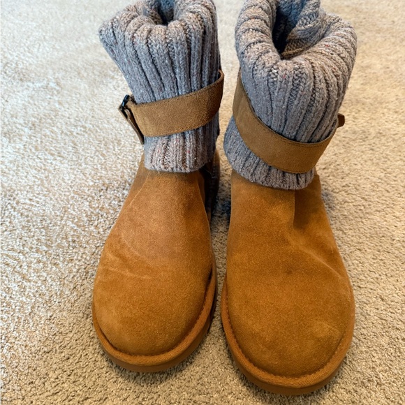 Size 9 UGG Women ’s Cambridge Chestnut Suede and Heather Gray Knit Boots - Picture 10 of 11